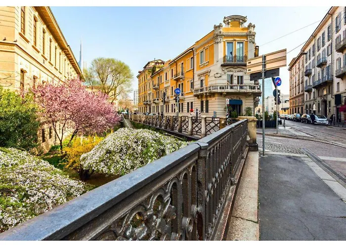 Moscova - Brera & Downtown Walking *